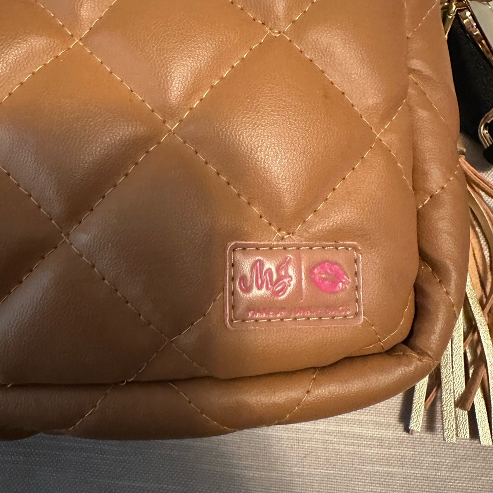 Makeup Junkie Quilted Brown Uptown Bag - Picture 2 of 8